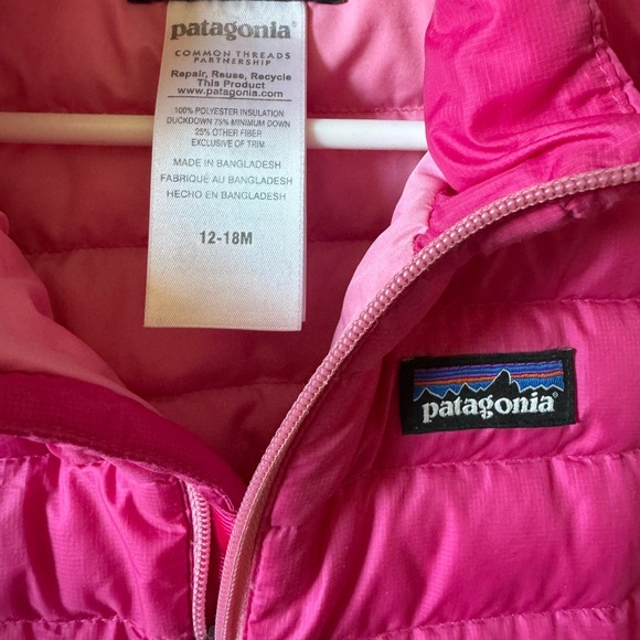 Patagonia Baby Down Sweater Pink
12-18 months - Picture 4 of 4